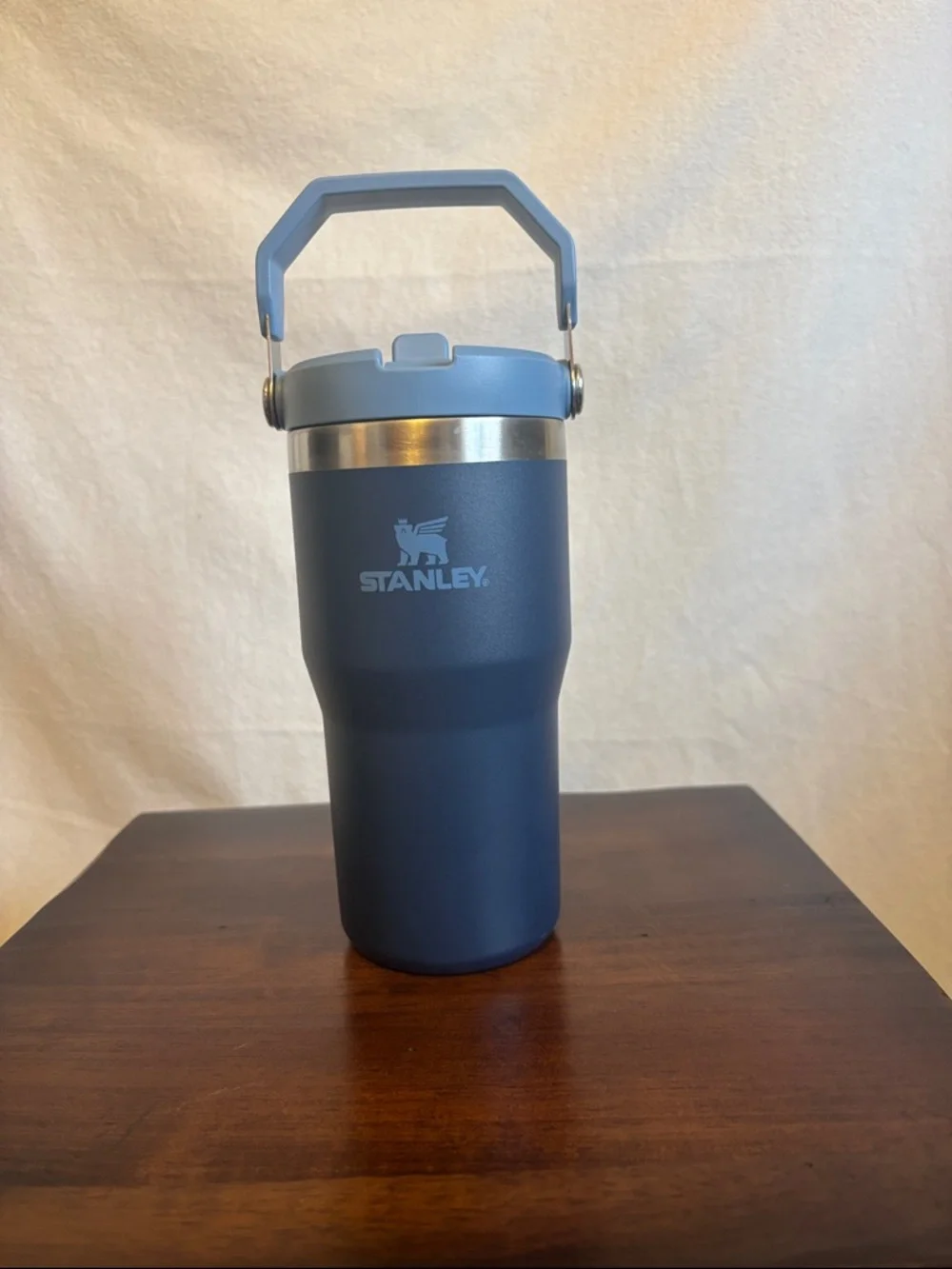 Stanley 20 oz Navy and Light Blue classic Flip Straw Tumbler with Handle - Picture 1 of 12